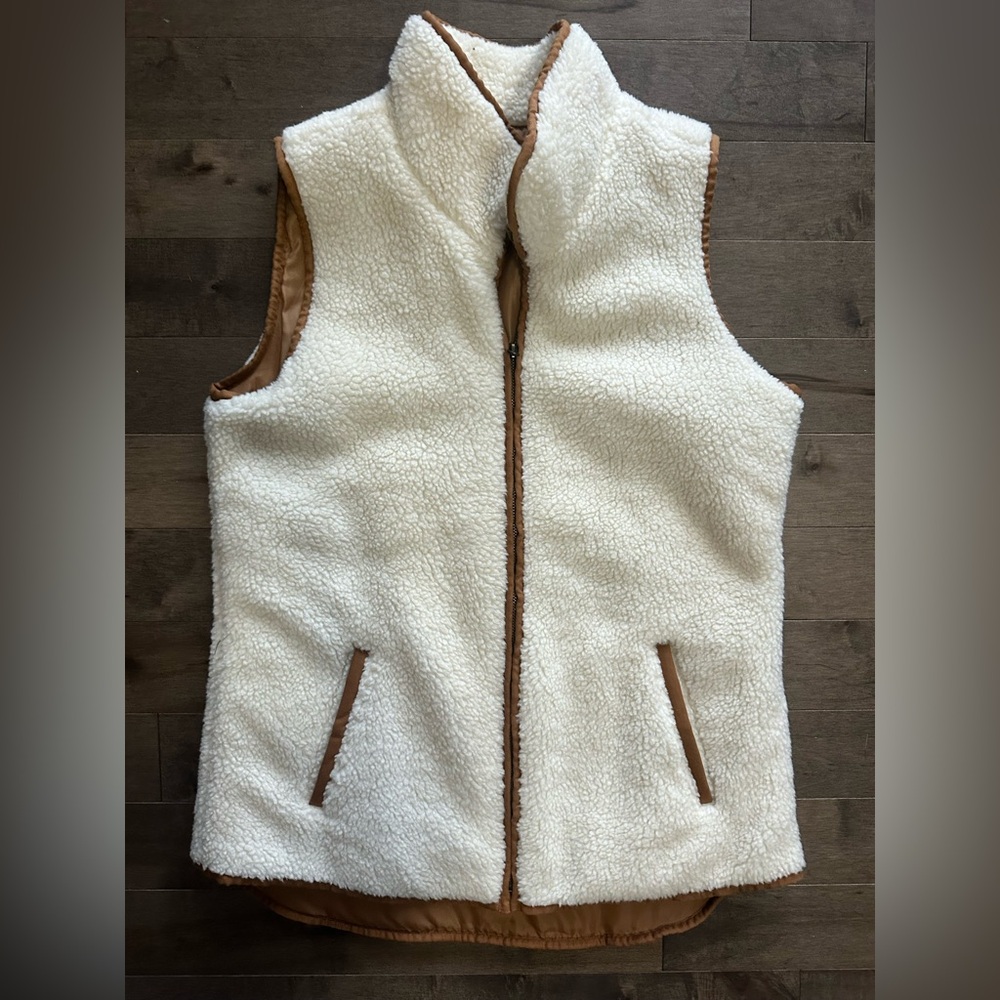 Old Navy Cream Sherpa Vest - size medium tall